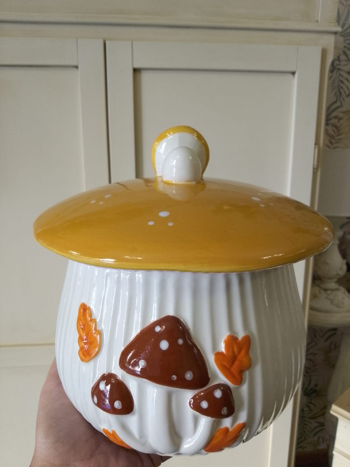 Barattolo Alimentare Fungo Ceramica Decori Rilievo Chiusura Ermetica 20cm
